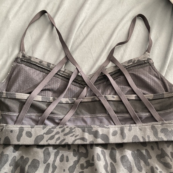 Lululemon just breathe tank 6 - Picture 3 of 10